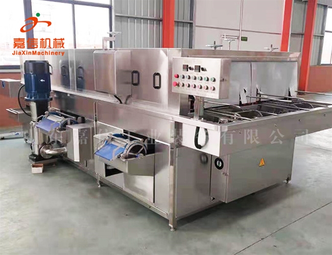 新型(xing)食品週(zhou)轉(zhuǎn)(zhuan)箱清洗(xi)機(ji) 託(tuo)盤清(qing)洗(xi)機